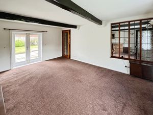 Lounge- click for photo gallery